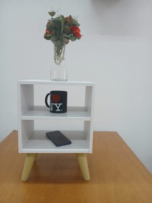 Mesa de cabeceira sem gaveta