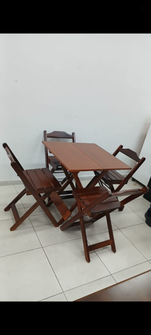 Conjunto Dobrável Mesa + 4 cadeiras