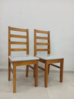 Cadeira Mel com estofado